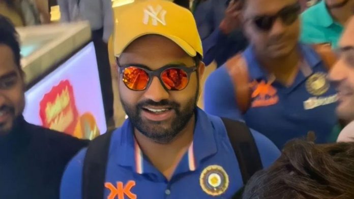 Will You Marry Me?: Rohit Sharma Proposes To A Fan With Rose, Video Goes Viral