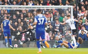 Fulham hit Leicester for five to dent survival hopes